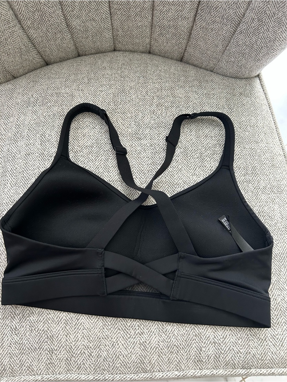Victoria sports Black Crisscross Sports Bralette - Women Intimates .Size Medium - Picture 2 of 3